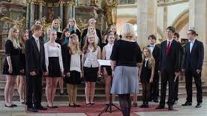 Adventní koncert sboru mosteckého Gymnázia SMoG v kostele Nanebevzetí Panny Marie v Mostě 