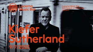 Kiefer Sutherland v Lucerna Music Baru