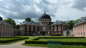 Slavnosti růží na zámku Veltrusy