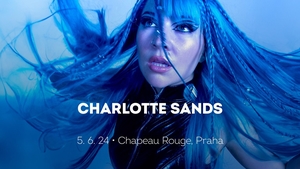 Charlotte Sands přijede do Prahy - Chapeau Rouge