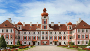 Putování za pohádkami v zámecké zahradě - Zámek Mnichovo Hradiště