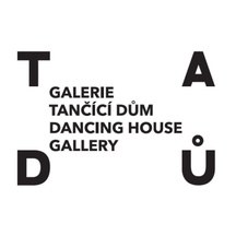 Galerie Art Salon S se přejmenovala na Galerii Tančící dům. Plánuje výstavu Vladimíra Jiránka či Jana Kaplického
