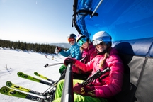 Lyžování ve Špindlu za super cenu? Ano!  Pořiďte si již nyní výhodnou CHYTROU SEZÓNKU a lyžujte s ní od 18. března až do konce příští zimy!