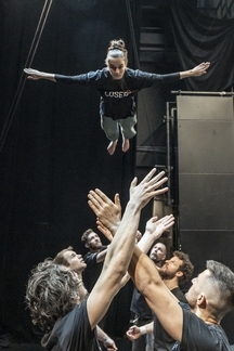 Losers Cirque Company uvede inscenaci Nespoutaní o hledání vnitřní svobody