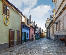 Výlety po Praze - Zlatá ulička v areálu Pražského hradu