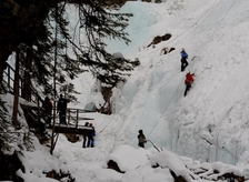 Ledolezení – zažijte adrenalinový zážitek a zdolejte ledovou stěnu
