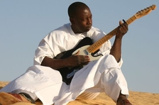 Letošní koncertní série JAZZ MEETS WORLD vrcholí sólovým vystoupením malijského kytaristy Vieux Farka Touré 
