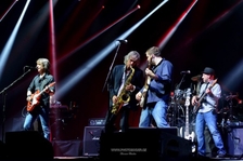 The Dire Straits Experience with six world-class musicians back in Vienna