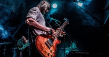 Kytarista a zpěvák Ben Poole vystoupí v Bounty Rock Cafe
