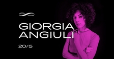 Okouzlijící Giorgia Angiuli v Roxy