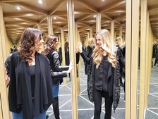 Zrcadlový labyrint v přízemí Divadla kouzel 
