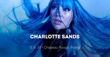 Charlotte Sands přijede do Prahy - Chapeau Rouge