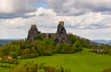 Letní kino: Tajemství hradu v Karpatech - Hrad Trosky