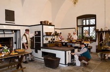 Sváteční prohlídky zámku Žleby s oživenou zámeckou kuchyní 