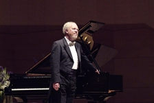 Velikán klavíru Gerhard Oppitz ozdobí Lípu Musicu