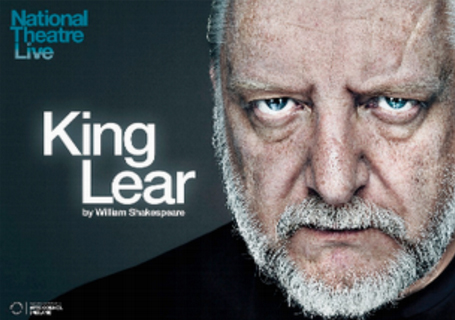 Režisér Sam Mendes si od nové bondovky odskočil do National Theatre London a  nastudoval Krále Leara
