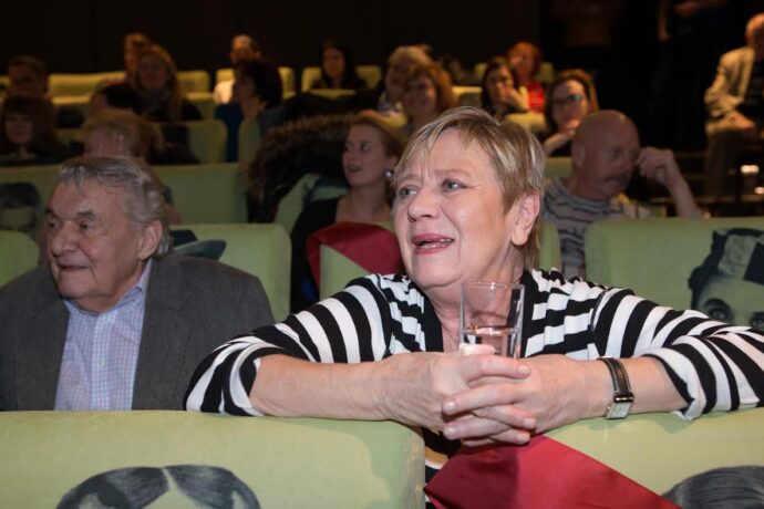 Autoři legendárního seriálu Zdivočelá země se vracejí s další vzpomínkou na život v komunistických lágrech, tentokrát v celovečerním hvězdně obsazeném filmu Piknik