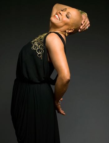 Americká jazzová zpěvačka Dee Dee Bridgewater připomene 23. listopadu v Praze osobnost Billie Holiday
