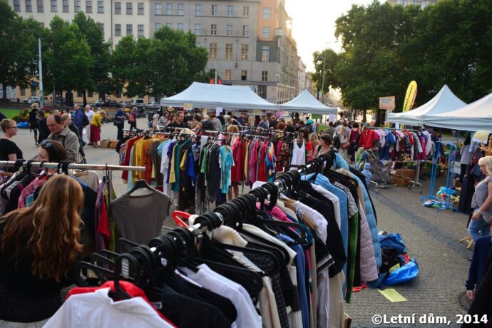 Náměstí Míru ovládl dobročinný bazar