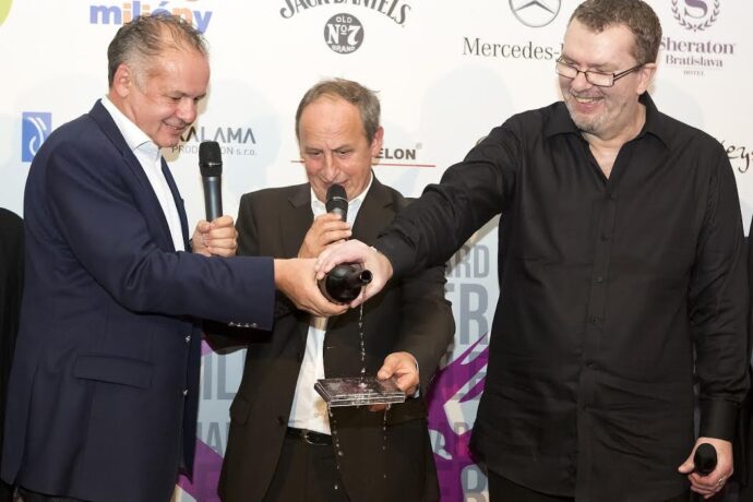 Richard Müller vydává HLASY 2, nové album slavnostně pokřtil slovenský prezident