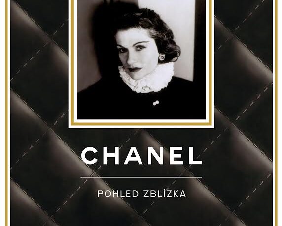 Detailní pohled do života ikonické Coco Chanel ve novém skvělém knižním zpracování Coco Chanel – Pohled zblízka. Vychází tento týden