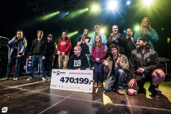 Muzikanti z Divokýho Billa vybrali Zlatušce 470 199 korun na léčbu a strhli rekord letního kina
