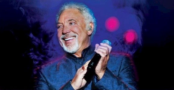 Headlinerem Benátské! bude Sir Tom Jones