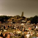 Mirai oslaví 20 let festivalu Okoř se šťávou! Kam rádi jezdí ve volném čase? Jak relaxují a kdo z kapely má hudební vejšku?
