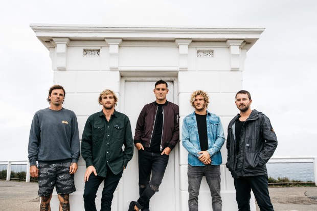 Parkway Drive se v únoru příštího roku vrátí do Prahy na sólový koncert, potvrdila kapela v závěru její velkolepé show na Aerodrome festivalu