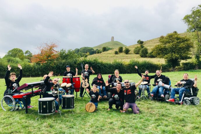 The Tap Tap letos zahráli v Glastonbury ….. jako jediní. Festival se totiž letos nekoná…