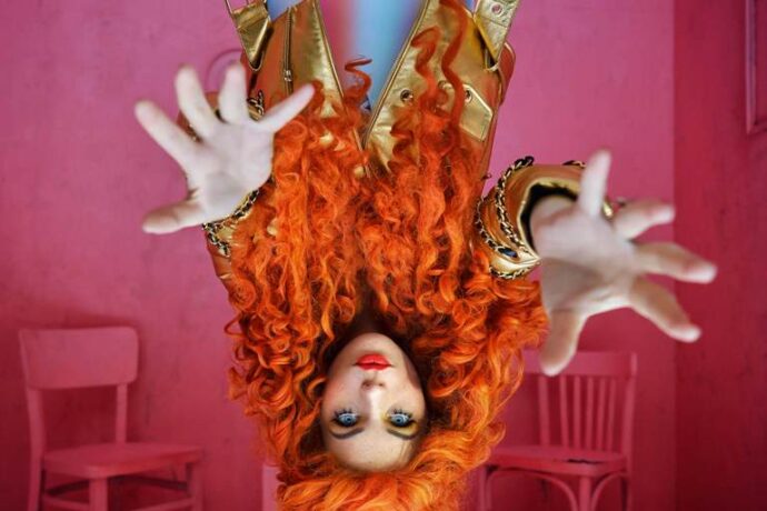 Femme fatale českého elektropopu. Zofie Dares z Mydy Rabycad vydává své první sólové album