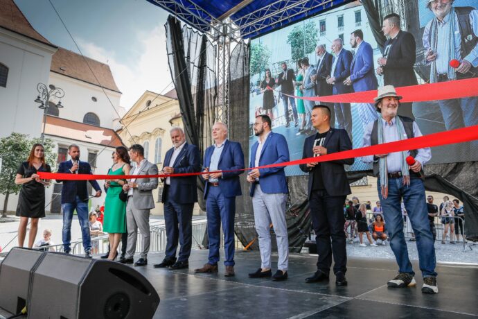 Palác Jalta byl slavnostně otevřený pro veřejnost