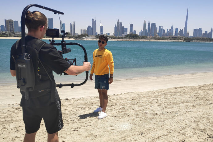 Jan Bendig přivezl videoklip z Dubaje, natáčení provázely problémy