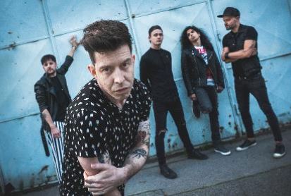 Deaf Heart nastupují a chtějí dobýt rockovou scénu