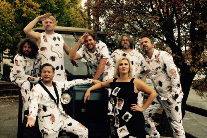 Už příští sobotu rozehraje Festival Brod 1995 Dubioza Kolektiv, Monkey Business, Wohnout, Mňága a Žďorp a další