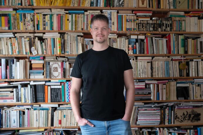 Recyklace knih. Trhknih.cz umožňuje každému prodat přečtené nebo koupit nesehnatelné tituly