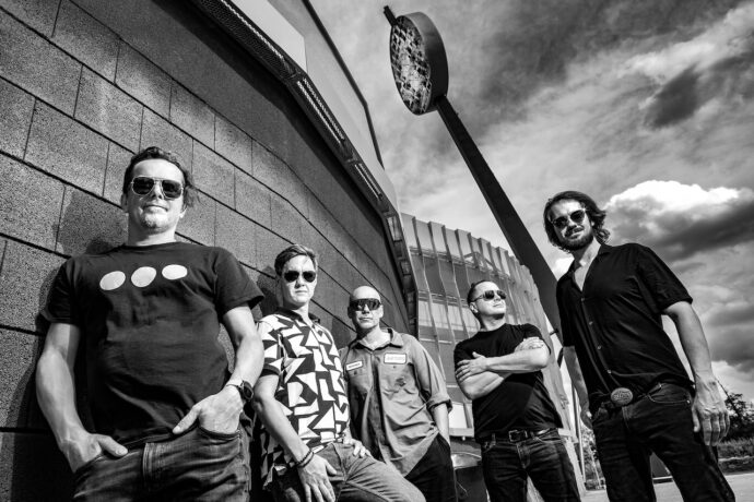 Chinaski oslaví 30 let open-air koncertem „pod lízátky“. Půjde o první koncert v Malšovické aréně