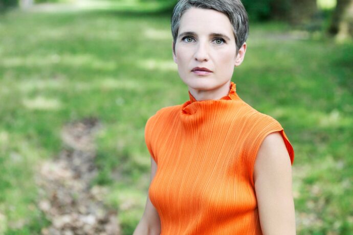 Prague Philharmonia zahájí donátorskou řadu Lobkowicz abonmá 2025 s hvězdnou francouzskou violoncellistkou Anne Gastinel