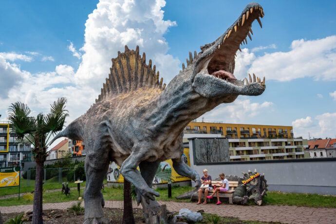 Dinosauři jsou na střeše obchodního centra v Praze!