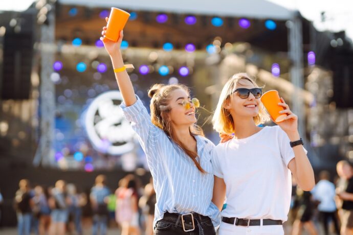Chystáte se na festival? Co by vám rozhodně nemělo chybět v batohu
