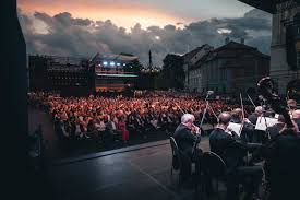 Česká filharmonie: Open Air koncert – Hradčanské náměstí