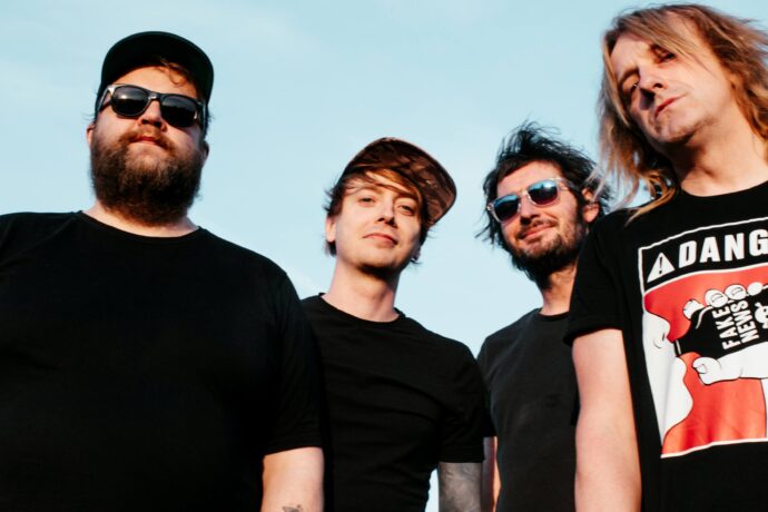 VYPSANÁ FIXA prožívá mentální jízdu, naděluje Krásu nesmírnou, nahrává nové album a už teď zve na jeho křest!