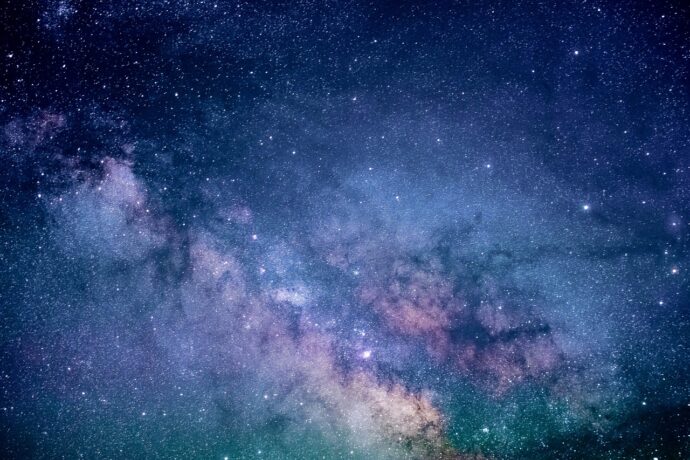 Noční obloha. Pexels z Pixabay