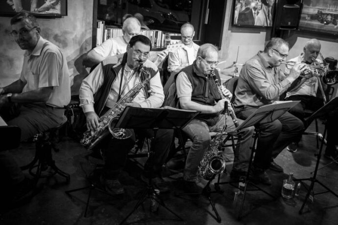 Swing Cabinet v Kavárně DD