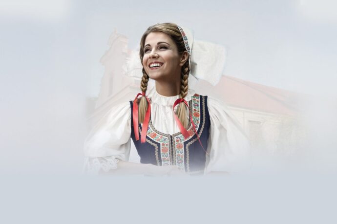Mařenku v Prodané nevěstě na zámku Liteň ztvární Kateřina Kněžíková. Foto: © Zámek Liteň