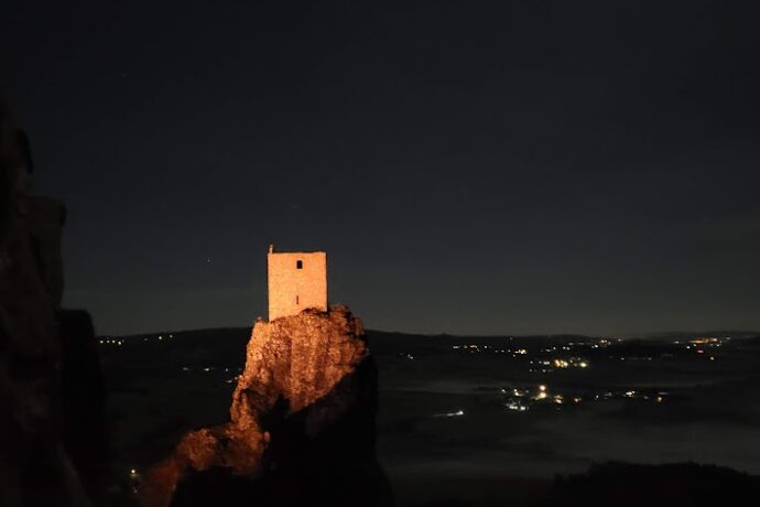 Hradozámecká noc na Troskách