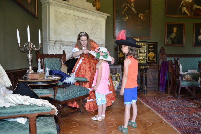 Týden pro školky a školy na Sychrově!