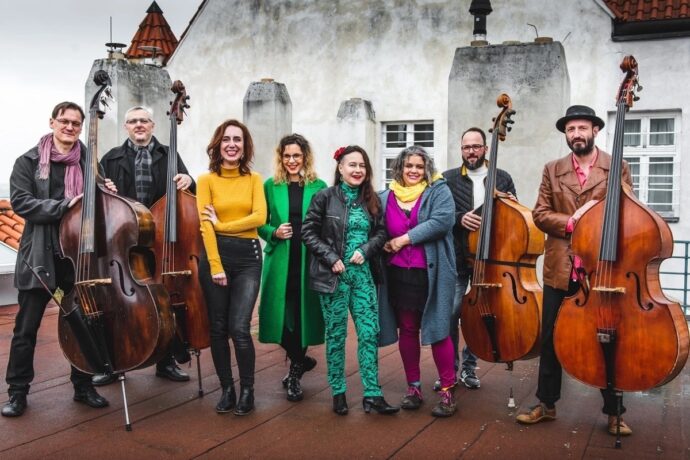 Hlaskontrabas Oktet v Jazz Docku